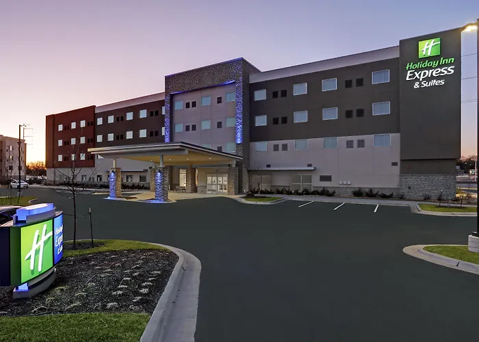 Holiday Inn Express & Suites - Lenexa - Overland Park Area By Ihg